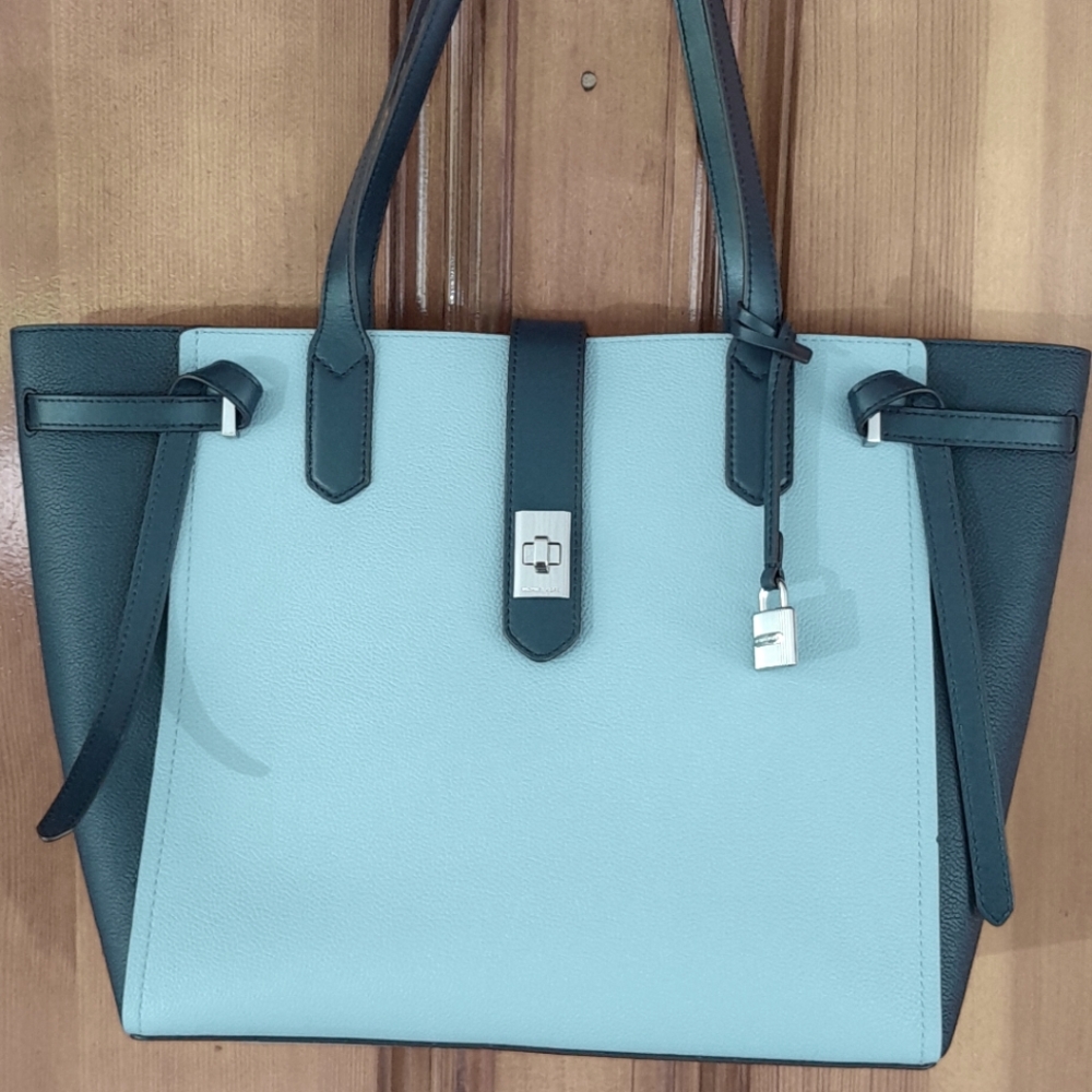 Michael Kors MK Cassie Large Leather Tote in Blue